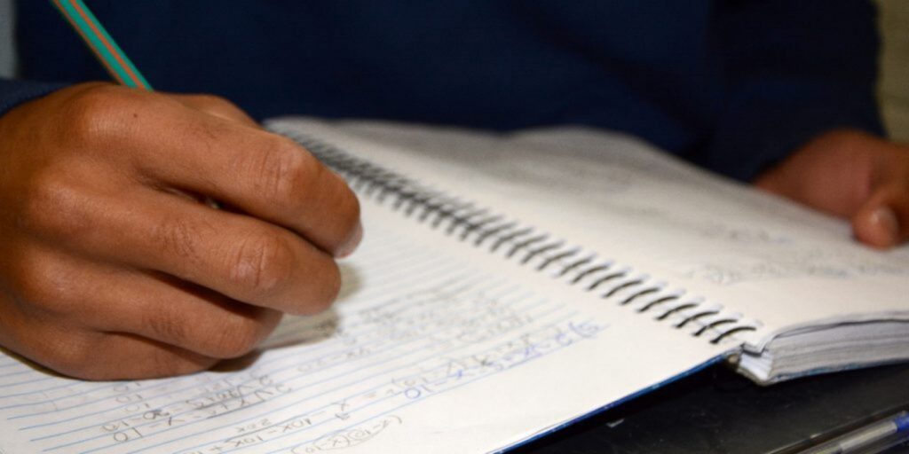 Jovem da Fundação Casa estuda