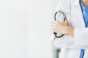 médico