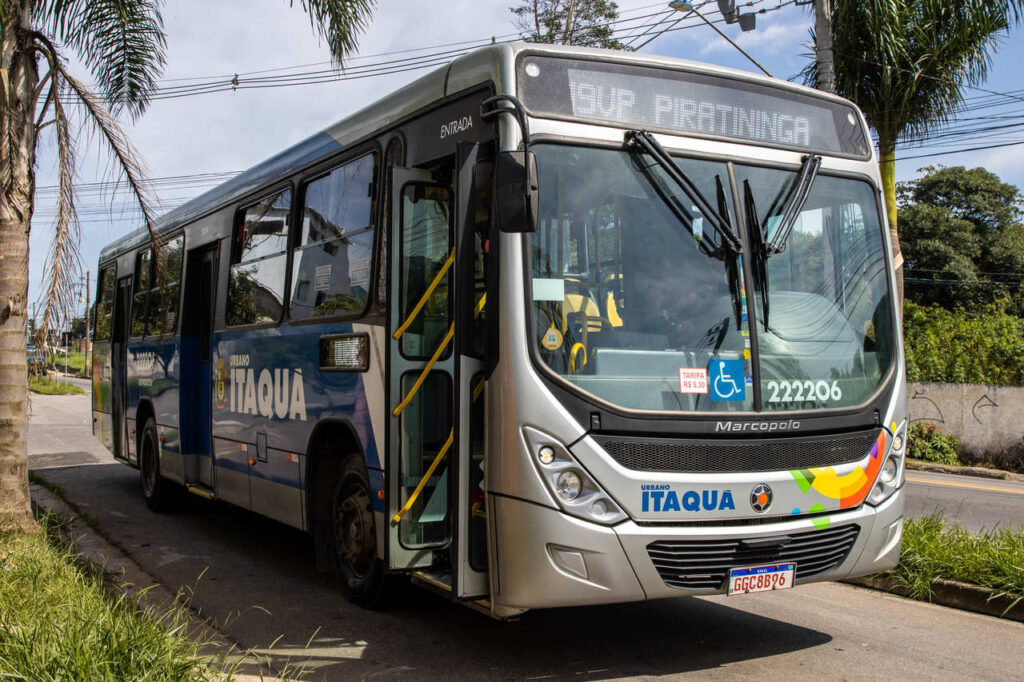 ônibus de Itaquá