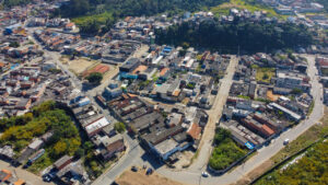Parque Marengo x vista áerea da cidade de itaquá