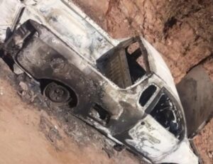 Carro carbonizado