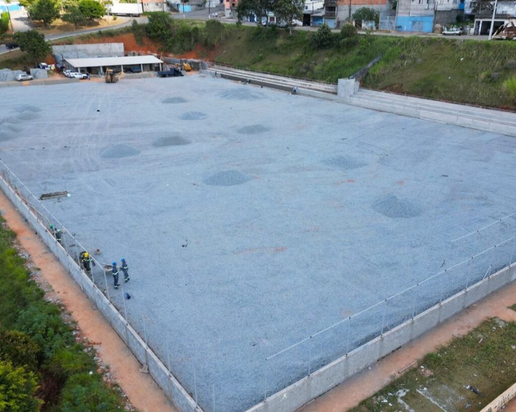 obra do Campo Esportivo Caiuby