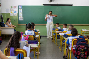 Crianças na sala de aula