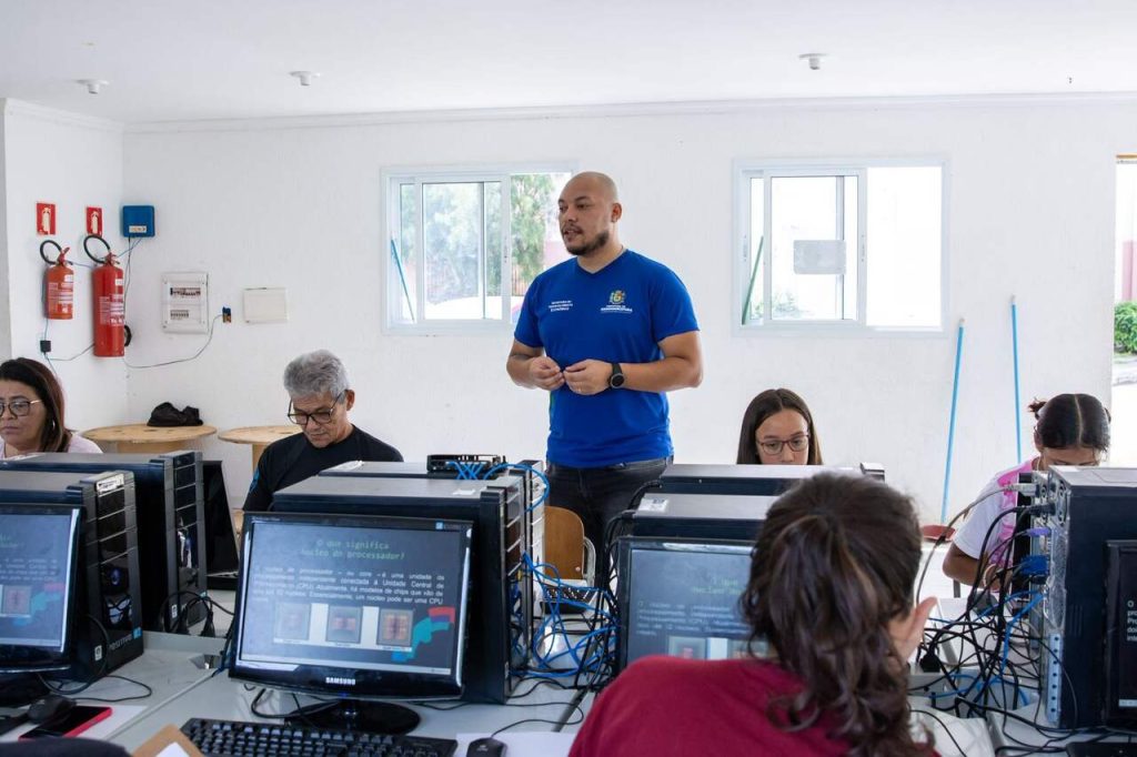 Itaquá abre inscrições para cursos de planilhas, editor de texto e informática