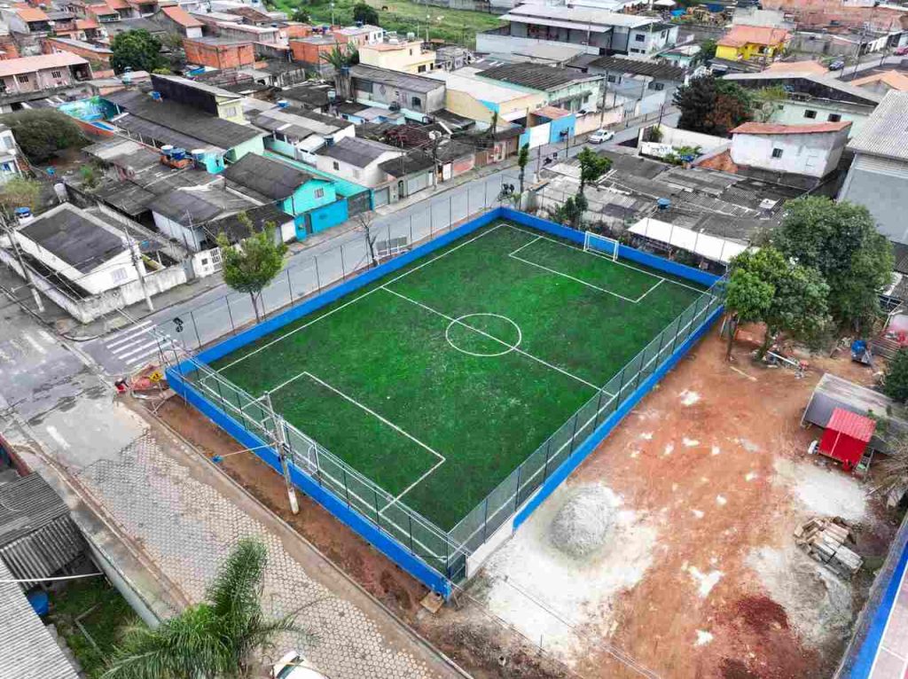 Em Itaquá, construção de campo na Vila Japão alcança 90% de conclusão em 4 meses