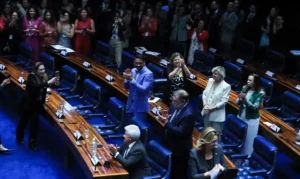 Adultização digital de crianças é alvo de novo projeto de lei