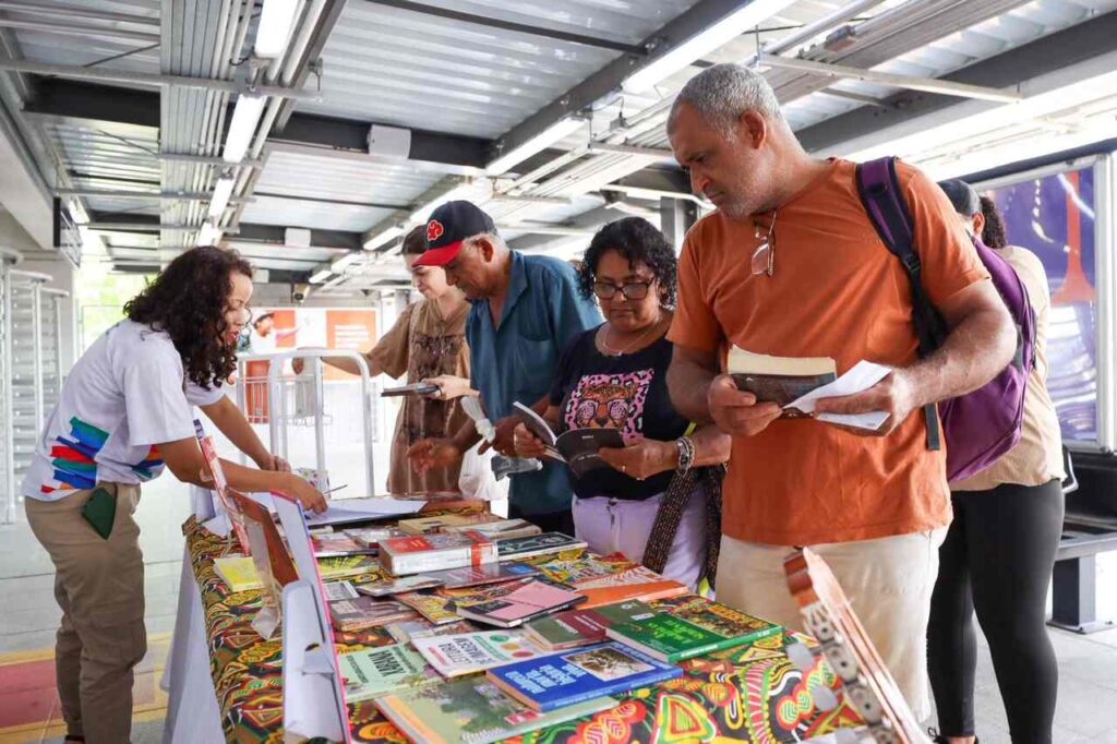 Cultura de Itaquá reforça campanha de doação de livros