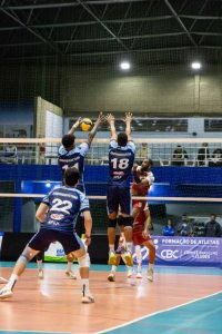 Itaquá Vôlei Mania luta até o fim, mas é superado pelo Univassouras na Superliga C