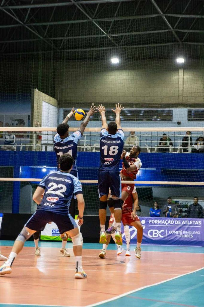 Itaquá Vôlei Mania luta até o fim, mas é superado pelo Univassouras na Superliga C