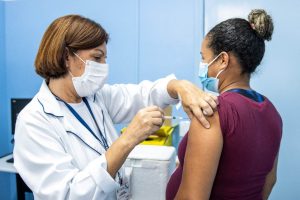 Itaquá teve ação de vacinação e testes rápidos neste sábado (9)