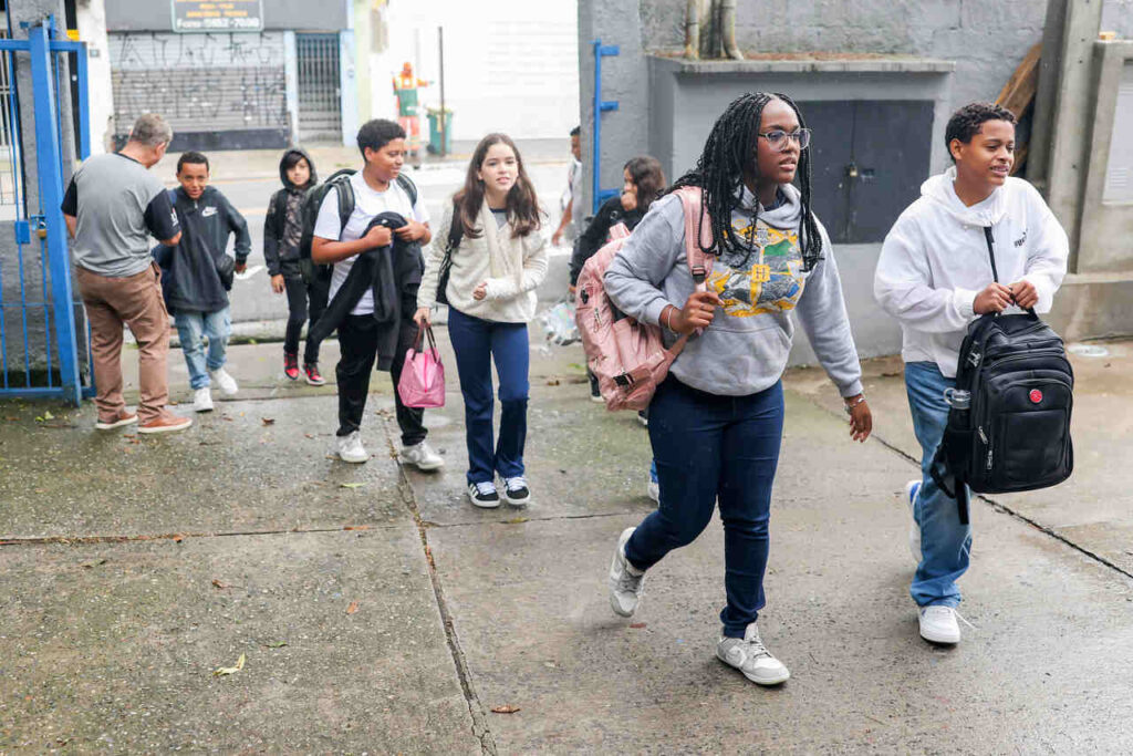 São Paulo abre nesta sexta-feira (22) período de matrículas para novos estudantes na rede estadual em 2026