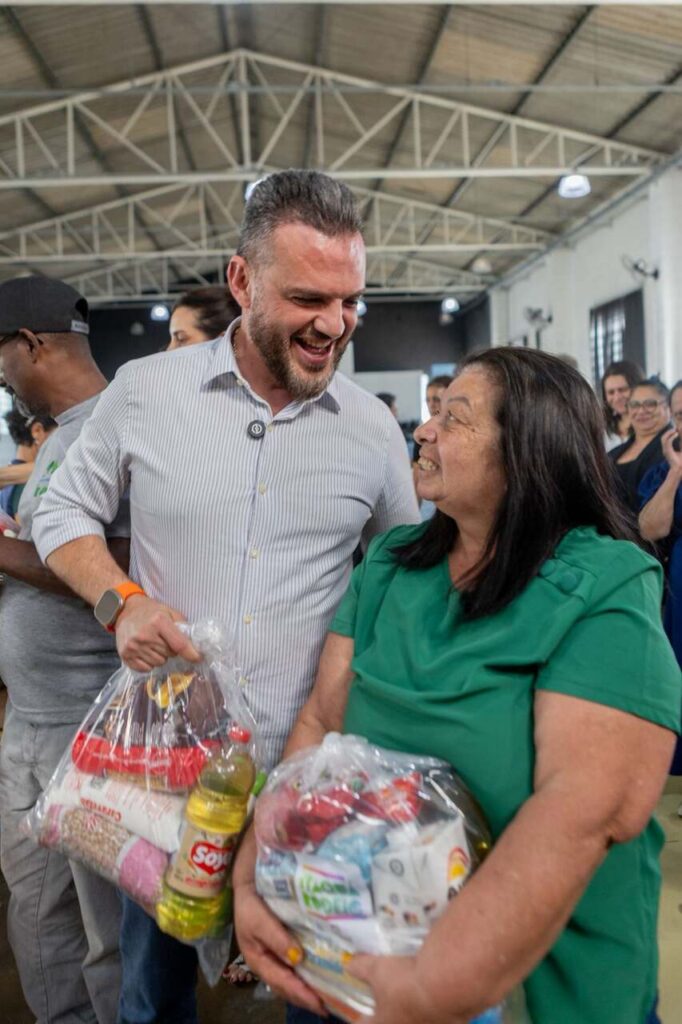 55,5 toneladas de alimentos, de ração e de recicláveis
