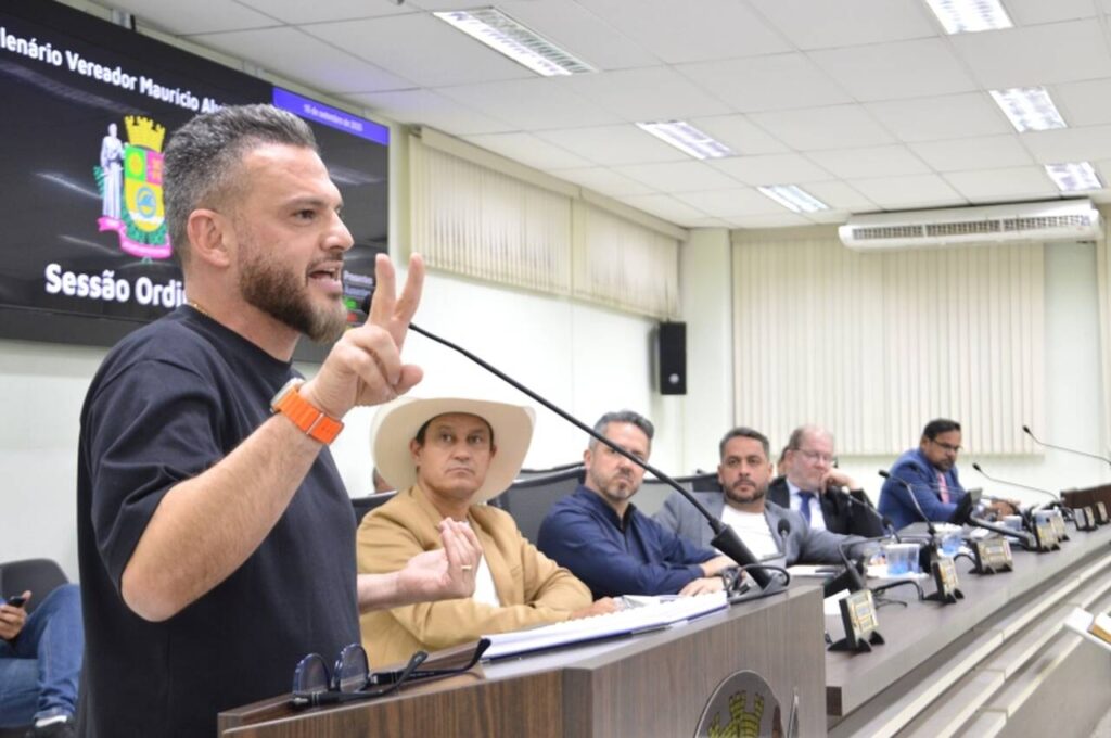 Prefeito anuncia construção de complexo hospitalar