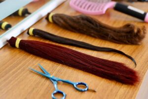 Campanha Corte Solidário em Itaquá transforma doações de cabelo em apoio a mulheres com câncer