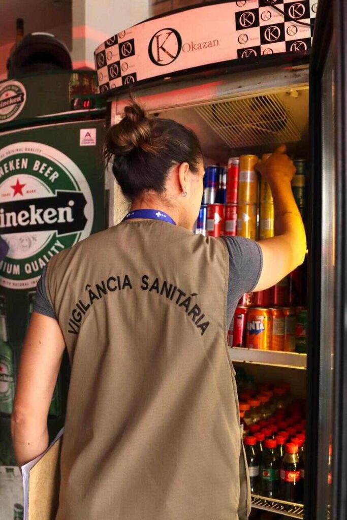 Itaquá reforça fiscalizações após casos suspeitos de intoxicação por metanol