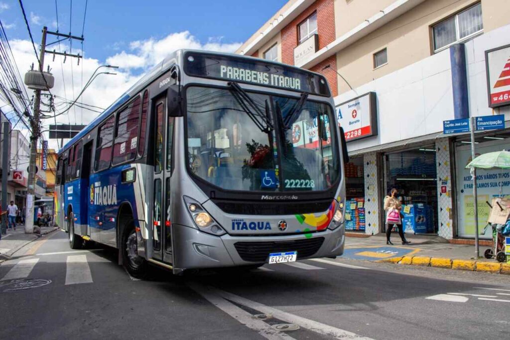 ônibus Itaquá