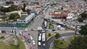vista aérea trânsito no Centro de Itaquá