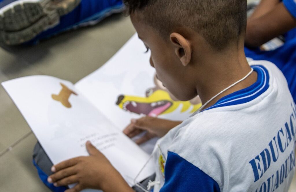 alunos da rede municipal, leitura